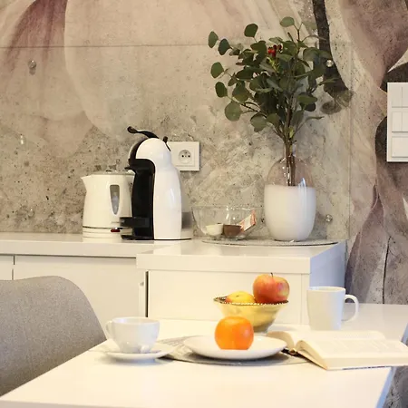 Viva Lila Apartment, Free Parking, Close To Vistula River - By Homelike Krakow-2